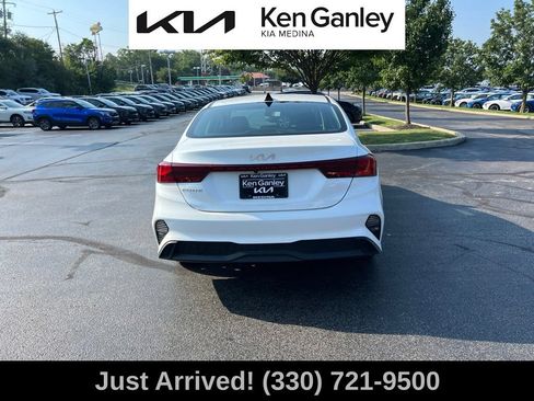 Certified 2024 Kia Forte LXS w/ LXS Technology Package FWD image 6