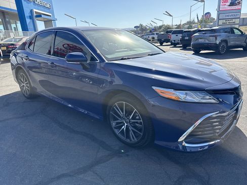 Used 2023 Toyota Camry XLE w/ Cold Weather Package FWD image 7
