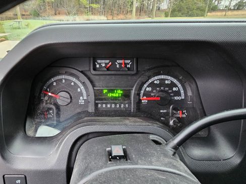 Used 2010 Ford E-350 and Econoline 350 Super Duty image 28