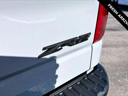 Used 2025 Chevrolet Silverado 1500 ZR2 w/ Dark Appearance Package image 23