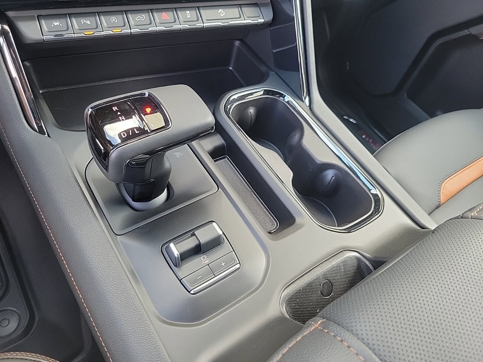New 2026 GMC Sierra 1500 AT4 w/ Technology Package AWD/4WD image 19