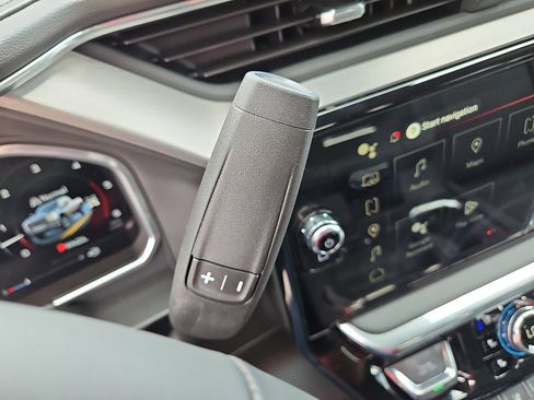 New 2026 GMC Sierra 2500 Denali w/ Denali Reserve Package image 19