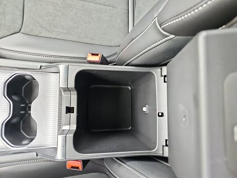 New 2025 Jeep Grand Cherokee Altitude AWD/4WD image 30