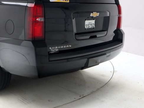 Used 2018 Chevrolet Suburban 3500 LT AWD/4WD image 10