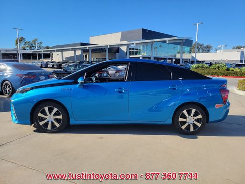 Certified 2017 Toyota Mirai image 6