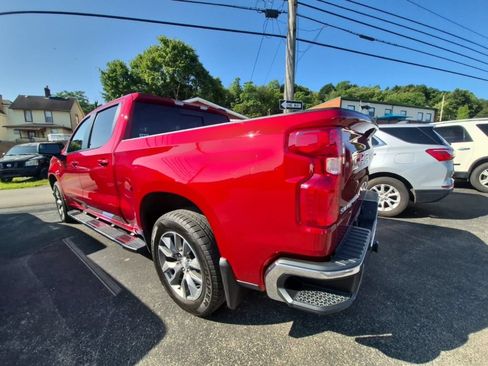 Used 2022 Chevrolet Silverado 1500 LT AWD/4WD image 5
