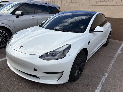 Used 2023 Tesla Model 3 Standard Range RWD image 3