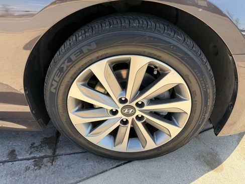 Used 2015 Hyundai Sonata Sport w/ Option Group 03 image 12