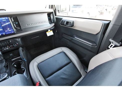 Certified 2024 Ford Bronco Wildtrak AWD/4WD image 13