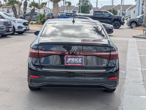 Used 2025 Volkswagen Jetta SE FWD image 7