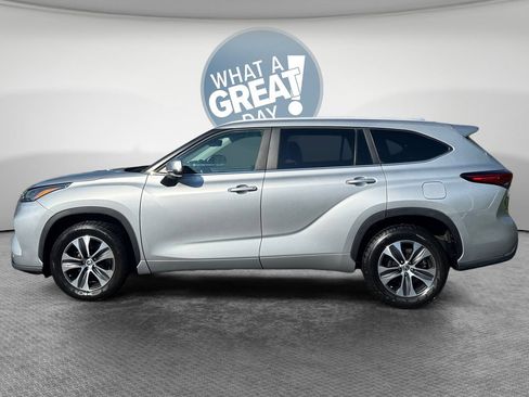 Used 2023 Toyota Highlander XLE FWD image 7