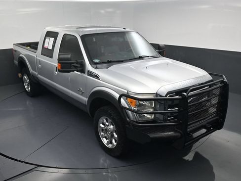 Used 2015 Ford F250 Lariat w/ Lariat Ultimate Package AWD/4WD image 16