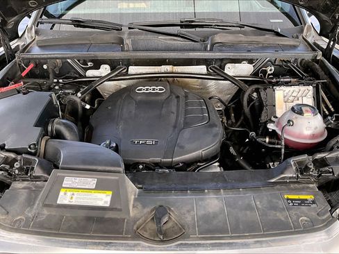 Used 2020 Audi Q5 Prestige image 31