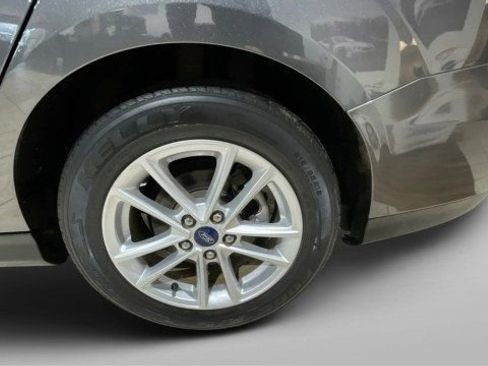 Used 2018 Ford Focus SE image 14