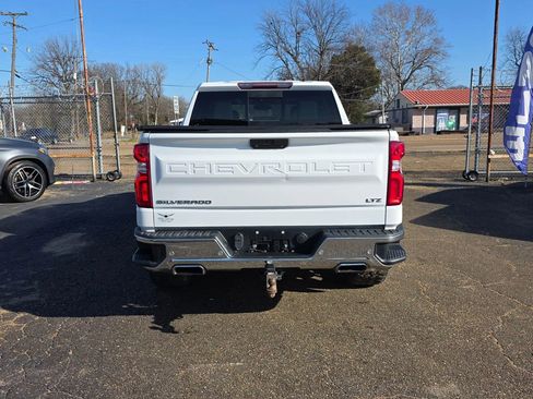Used 2019 Chevrolet Silverado 1500 LTZ w/ LTZ Premium Package AWD/4WD image 4