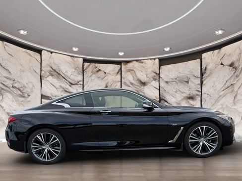 Used 2018 INFINITI Q60 2.0t w/ Cargo Package RWD image 4
