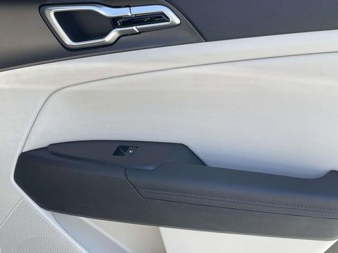 New 2026 Kia Sportage EX FWD image 21