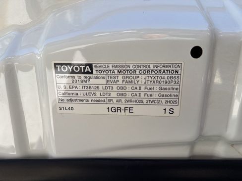 Used 2018 Toyota 4Runner SR5 AWD/4WD image 37