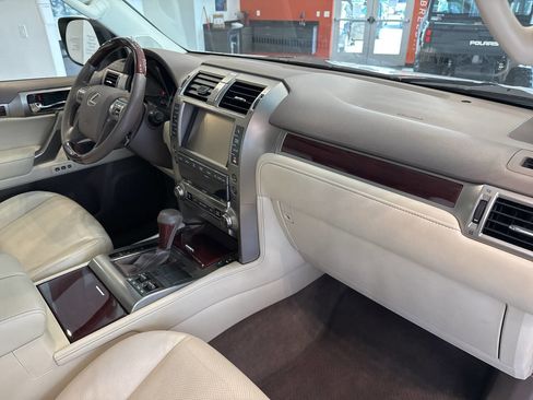 Used 2015 Lexus GX 460 w/ Premium Package image 42