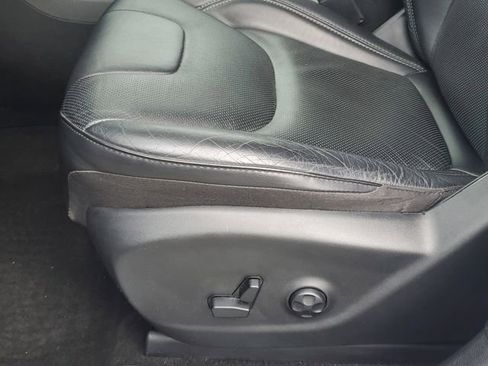Used 2020 Jeep Cherokee Limited AWD/4WD image 18