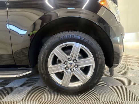 Used 2020 Ford Expedition XLT w/ Equipment Group 202A AWD/4WD image 19