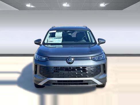 New 2026 Volkswagen Tiguan SE image 5