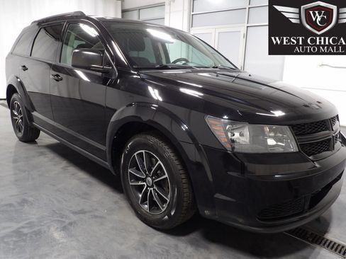 Used 2018 Dodge Journey SE w/ Blacktop Package image 1