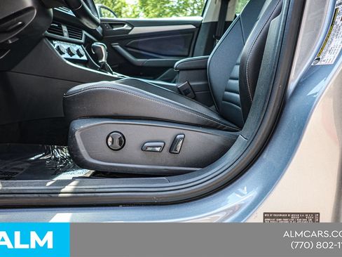 Used 2024 Volkswagen Jetta SE FWD image 20