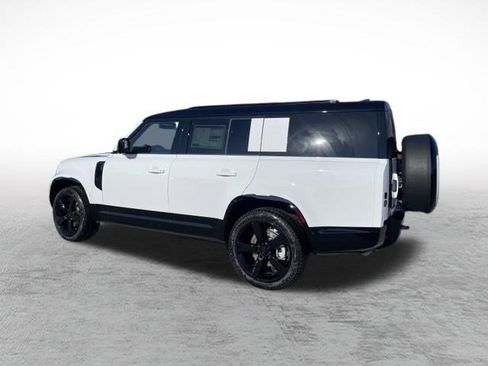 New 2026 Land Rover Defender 130 X-Dynamic SE image 5