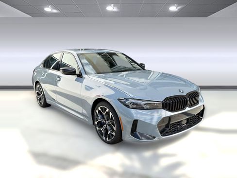 New 2026 BMW 330i xDrive Sedan w/ M Sport Package AWD/4WD image 6