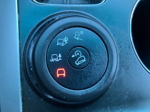 Used 2013 Ford Explorer XLT image 21