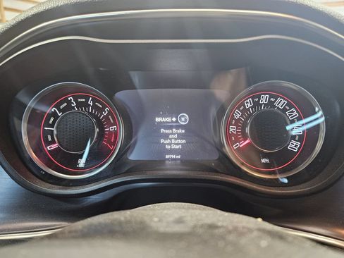 Used 2015 Dodge Challenger SXT w/ Driver Convenience Group RWD image 15