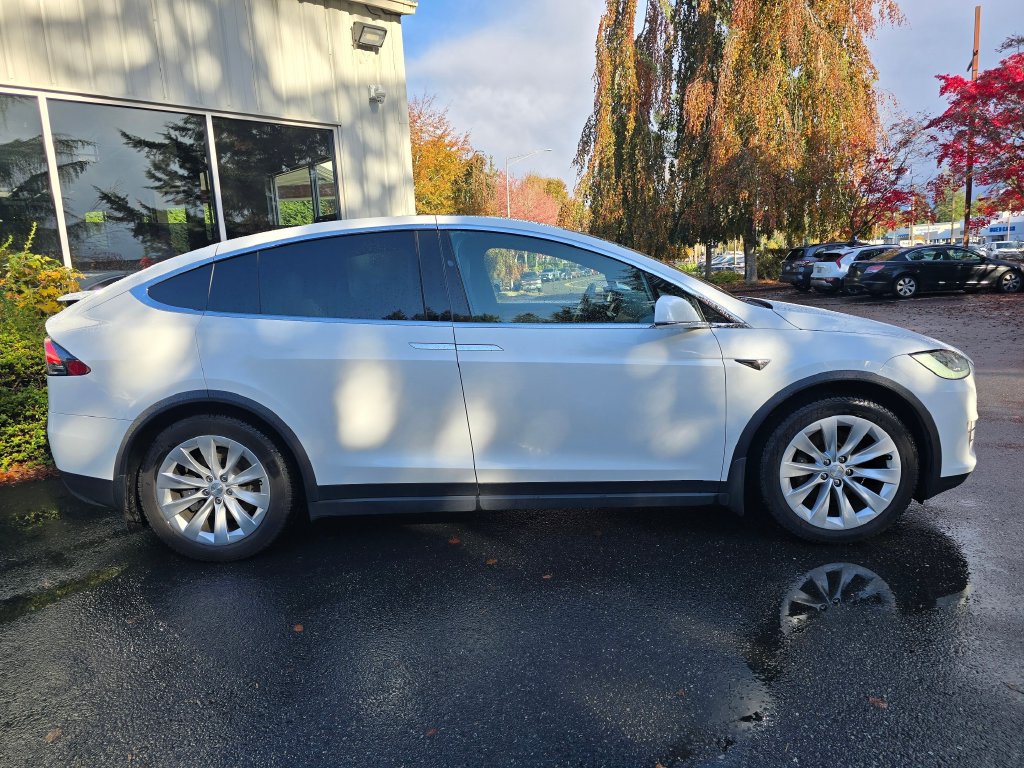 Used 2020 Tesla Model X Long Range AWD/4WD image 3