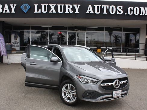 Used 2023 Mercedes-Benz GLA 250 w/ Premium Package image 31