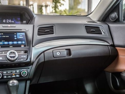 Used 2019 Acura ILX FWD image 35