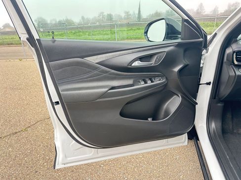 Used 2025 Buick Envista Sport Touring image 20