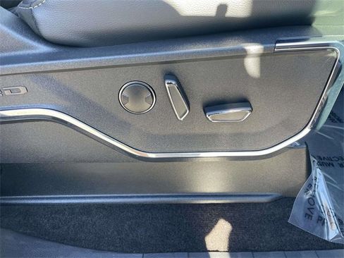 Used 2022 Ford F150 Lariat w/ Equipment Group 502A High image 32