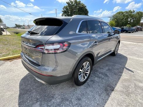 Used 2022 Lincoln Nautilus FWD w/ Premium Package image 5