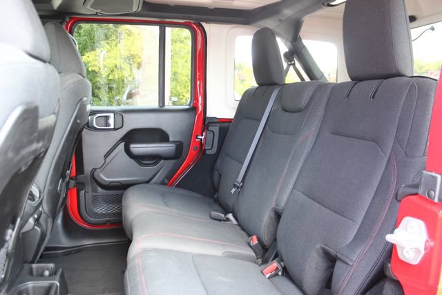 Used 2025 Jeep Wrangler Unlimited Rubicon w/ Convenience Group AWD/4WD image 25