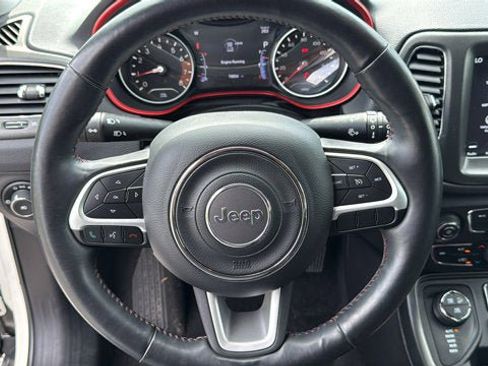 Used 2019 Jeep Compass Trailhawk w/ Leather Interior Group AWD/4WD image 12
