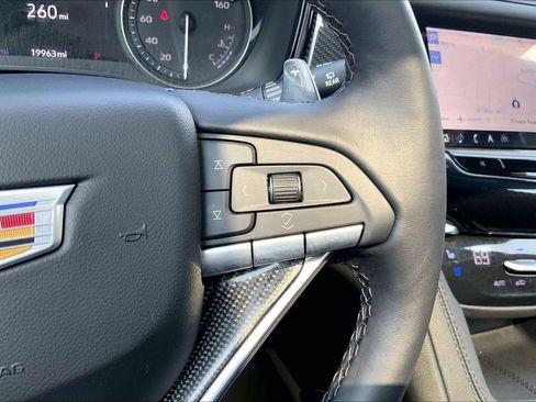 Certified 2025 Cadillac XT6 Sport w/ Technology Package AWD/4WD image 20