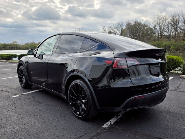 Used 2023 Tesla Model Y Long Range AWD/4WD image 11