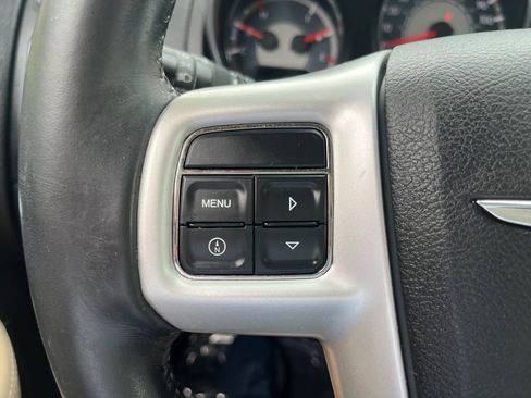 Used 2013 Chrysler 200 Touring FWD image 16