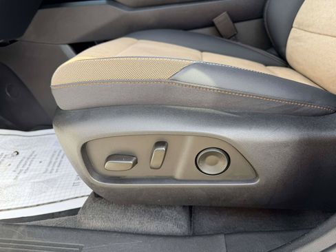 Certified 2025 Chevrolet Equinox ACTIV w/ Safety and Technology Package FWD image 17