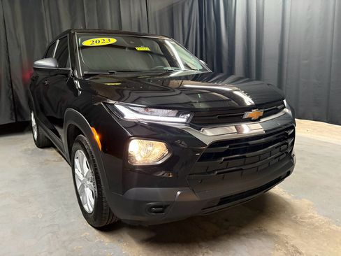 Used 2023 Chevrolet TrailBlazer LS FWD image 3