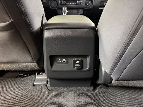 Used 2022 Nissan Frontier SV image 15