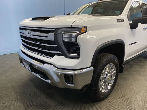 Used 2024 Chevrolet Silverado 2500 LTZ w/ LTZ Convenience Package image 41