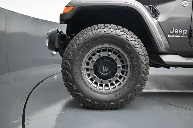Used 2020 Jeep Gladiator Overland w/ Trailer Tow Package AWD/4WD image 16