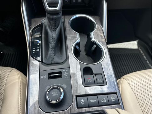 Used 2020 Toyota Highlander Limited AWD/4WD image 29