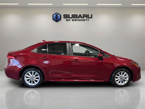 Used 2022 Toyota Corolla LE image 6